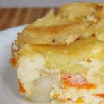 کاسه ماهی و سیب زمینی در فر: پختن غذا با سبزیجات و پنیر کاسه ماهی و سیب زمینی